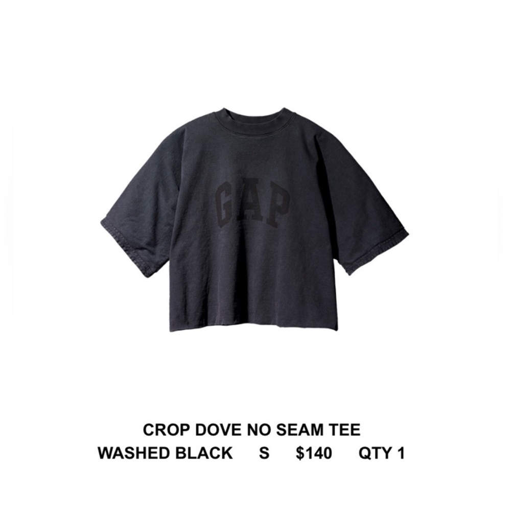 YEEZY GAP ENGINEERED BY BALENCIAGA DOVE NO SEAM TEE
unisex size S (v oversized)